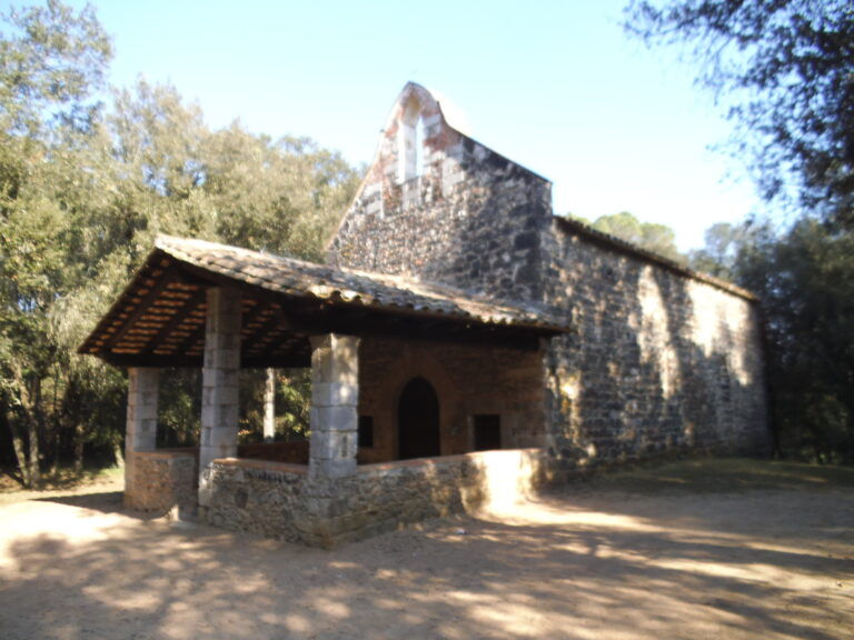 Enselva't. Ermita de Santa Margarida. Itinerari Serra de Coguls. Vilobí d'Onyar.