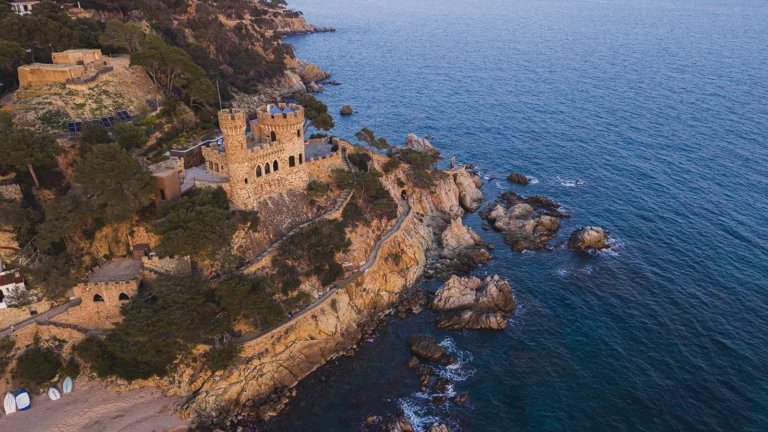 Enselva't. Castell de Lloret de Mar.