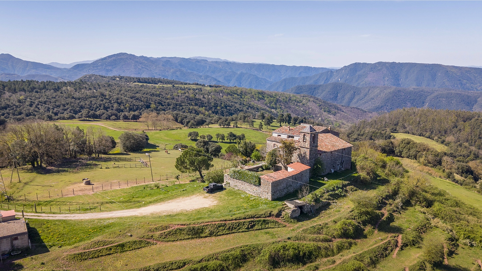 Enselva't. Santuari de la Mare de Déu del Coll. Susqueda.