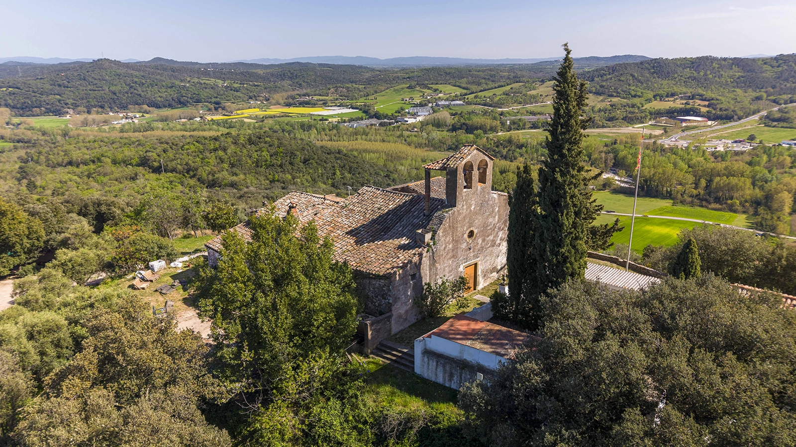 Ermita de Sant Julià del Llor i Bonmatí.