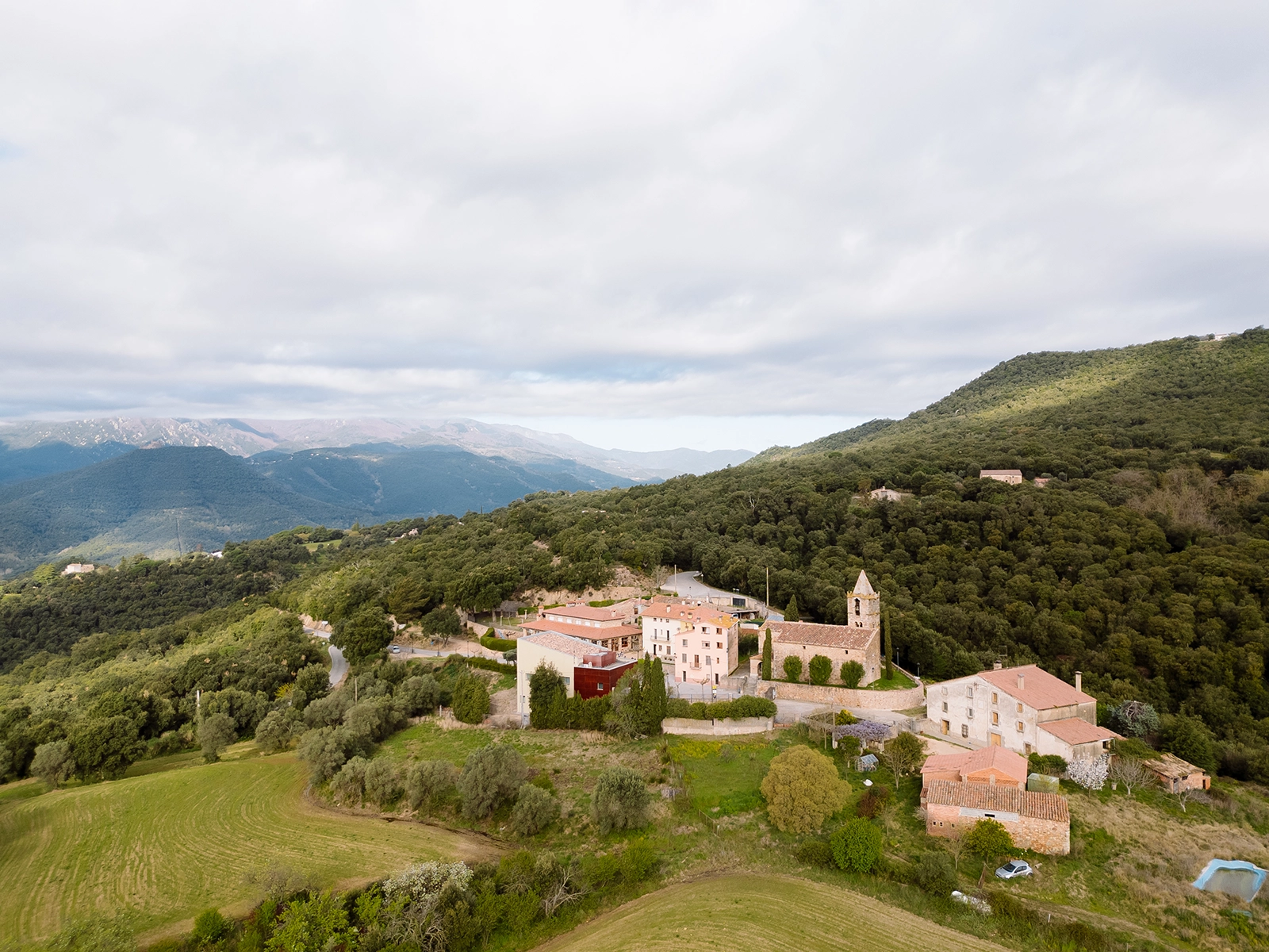Enselva't. Panoràmica Sant Feliu de Buixalleu.
