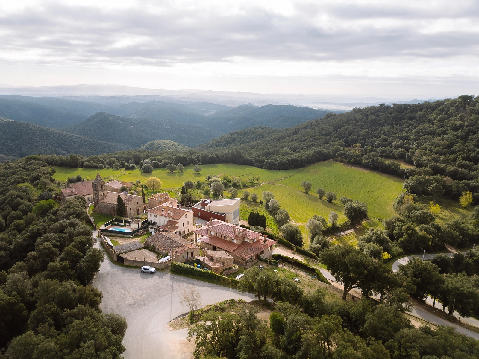 Enselva't. Panoràmica Sant Feliu de Buixalleu.