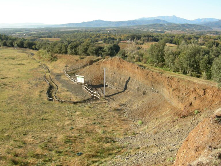 Enselva't. Itinerari Volcà de la Crosa. Vilobí d'Onyar.
