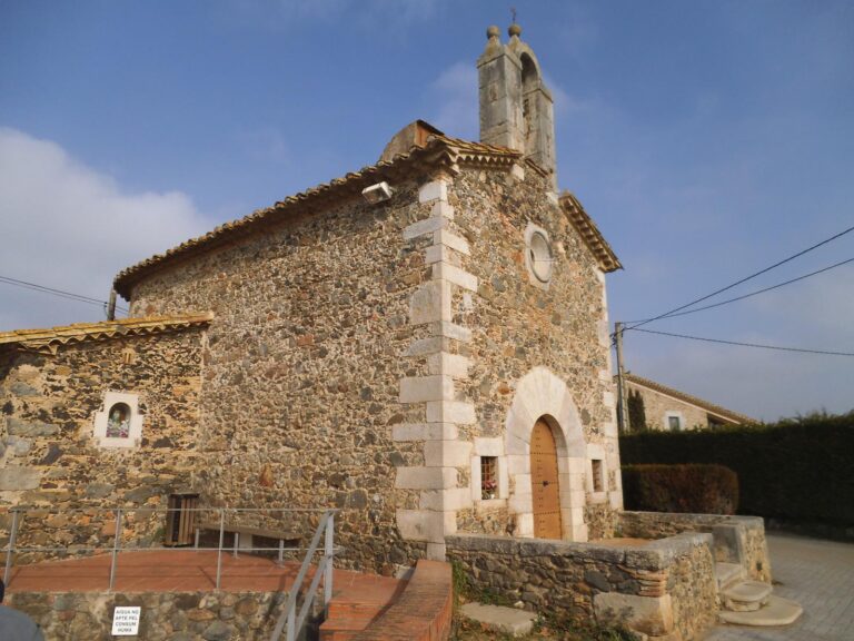 Enselva't. Ruta dels tres campanars. Vilobí d'Onyar.