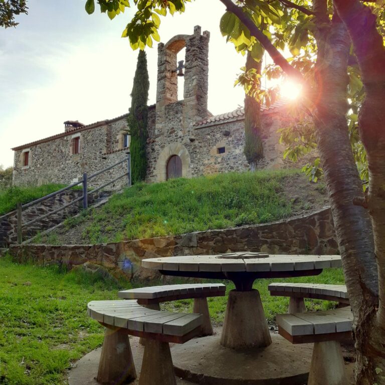 Enselva't. Ruta de les ermites. Anglès.