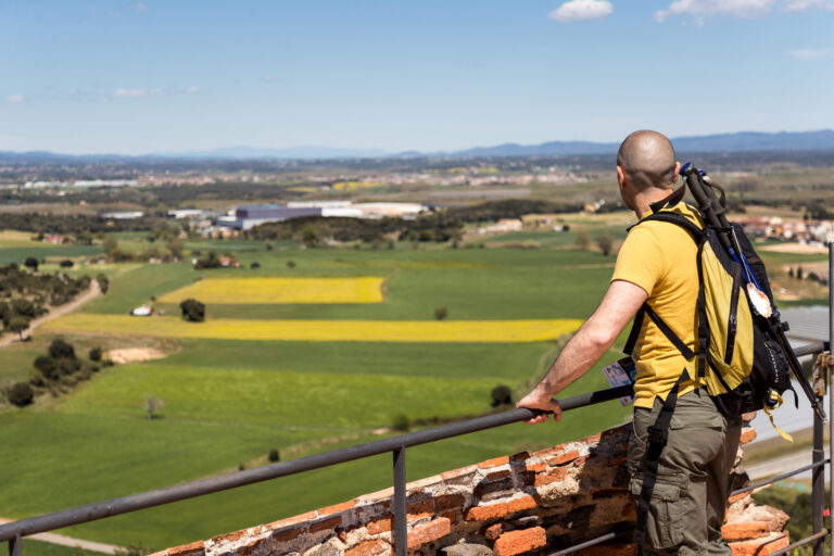 Foto: Jordi Rierola. Vista de la plana de la Selva des del Castell de Torcafelló de Maçanet de la Selva.