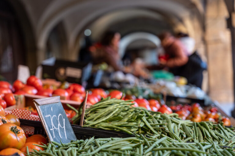 Photo: Enselva't. Amer Weekly Market