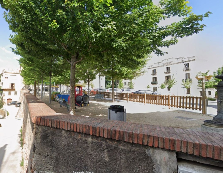 Enselva't. Plaça dels Bous (Hostalric)