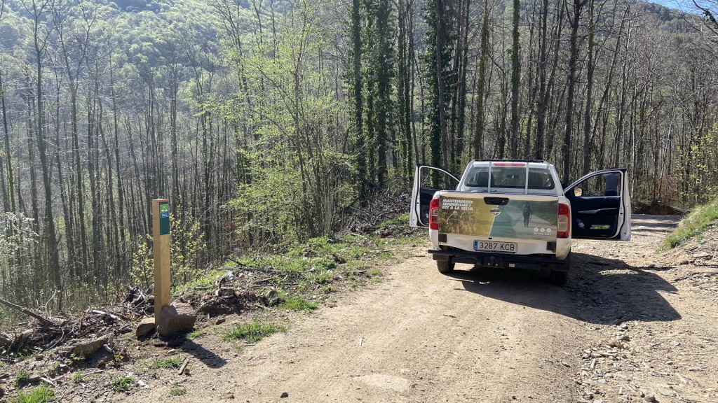 Foto: Tourdera. Actuacions de manteniment de la ruta al municipi de Montseny.